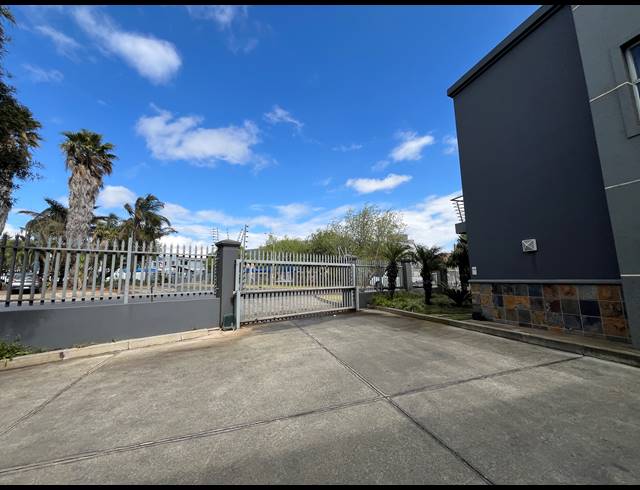 1,551M² WAREHOUSE TO LET IN SPARTAN